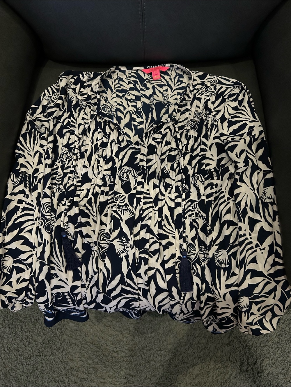 Women’s Navy and White Floral Peasant Top. Size medium